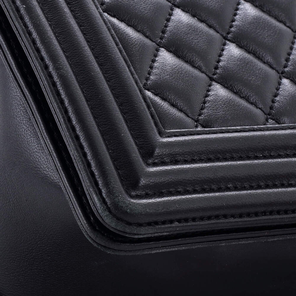 Chanel Boy Flap Bag Quilted Lambskin #242417C41B - Picture 6 of 8